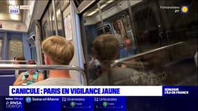 Paris: dans le métro, les usagers souffrent face aux fortes chaleurs