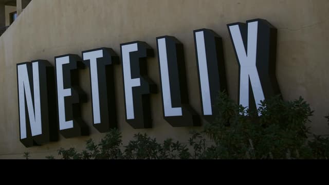 Netflix, arrivé en France en septembre, y fait l'objet d'une plainte pour clauses abusives et illicites de la part d'une association de consommateurs.