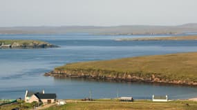 Ile de Unst dans l'archipel en Ecosse où est localisée la base spatiale