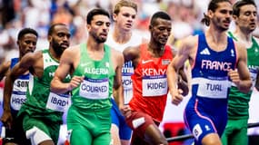Edose Ibadin qui réalise sa série de qualification du 800 hommes pour les demi-finales des JO de Paris