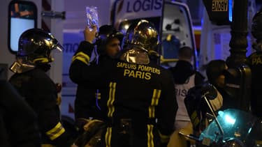 Au Bataclan, au moins 82 personnes ont été tuées vendredi soir par un groupe d'hommes armés.