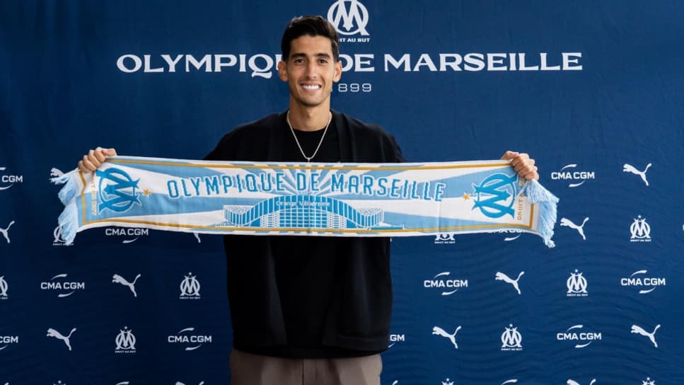 Nayef Aguerd signe à l'OM, le 1er septembre 2025 Nayef Aguerd signe à l'OM, le 1er septembre 2025