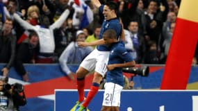 Samir Nasri exulte aprÃ¨s avoir inscrit le penalty qui envoie la France Ã  l'Euro 2012