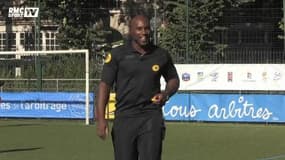 Parrain des journée de l'arbitrage, Riner arbitre un match de foot