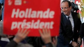 François Hollande, désormais candidat officiel du Parti socialiste à l'élection présidentielle de 2012, a déclaré samedi être "dans le combat" pour la victoire de son camp en mai prochain, ajoutant qu'il mesurait "la dimension" de la tâche qui l'attend. /