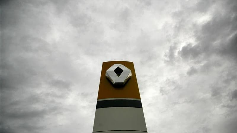 Renault a confirmé jeudi l'objectif de production de 100.000 fourgons par an à Sandouville (Seine-Maritime), un volume qui permettra d'après lui de garantir l'ensemble des emplois sur le site. Selon la CGT, plusieurs centaines de salariés de l'usine pourr