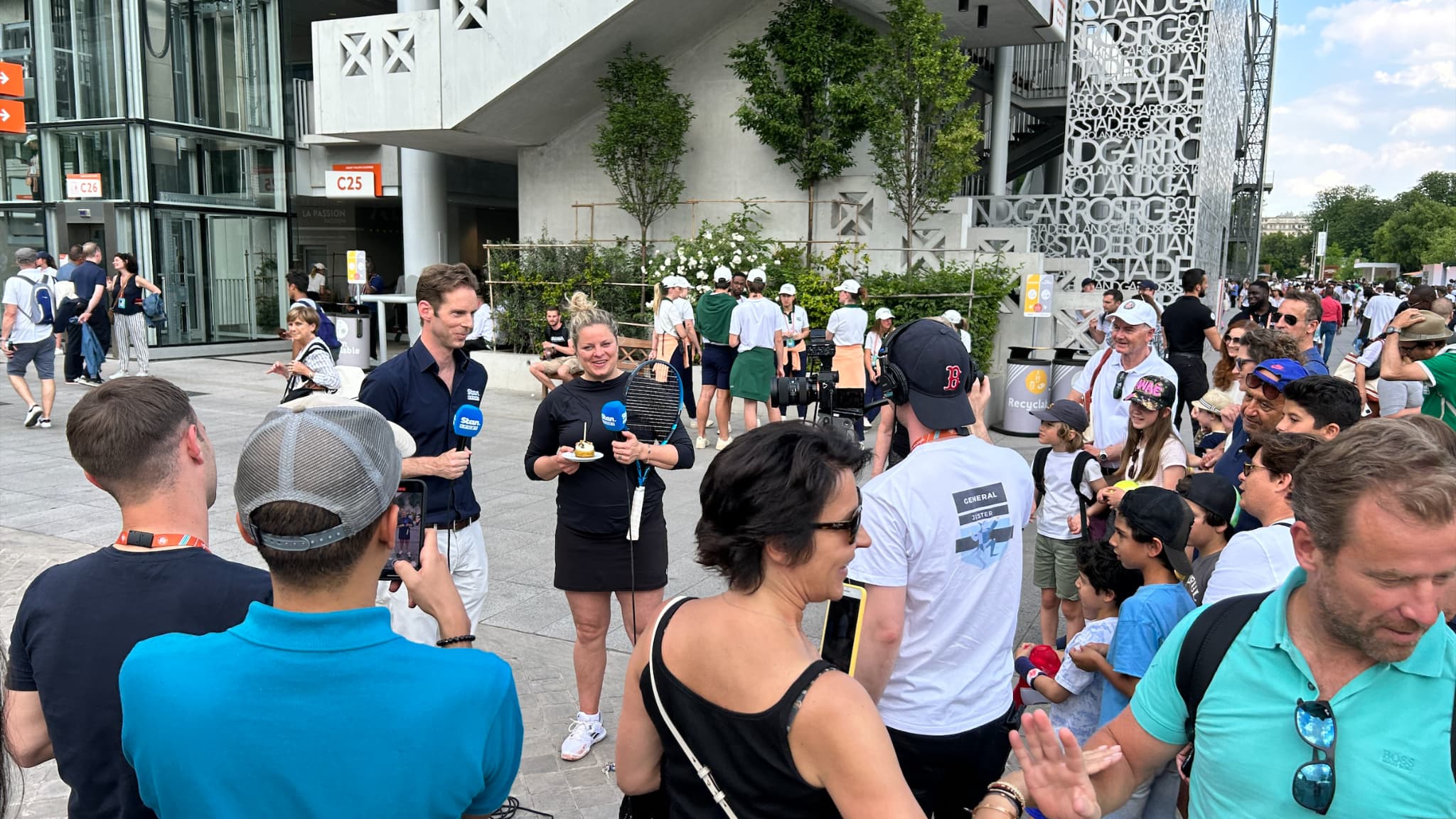 Un anniversaire célébré en direct pour Kim Clijsters le 7 juin 2023. Un anniversaire célébré en direct pour Kim Clijsters le 7 juin 2023.