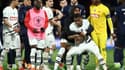 Warmed Omari, furieux contre des joueurs du PSG, retenu par Jeanuël Belocian après PSG-Rennes (1-0, Coupe de France), le 3 avril 2024
