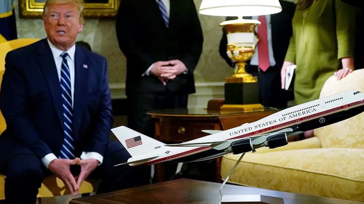 La maquette du futur Air Force One tel que le souhaiterait le président Trump. La maquette du futur Air Force One tel que le souhaiterait le président Trump.