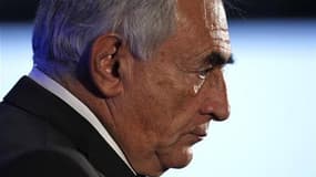 Dominique Strauss-Kahn devance largement les autres personnalités politiques dans les souhaits de victoire des Français à l'élection présidentielle de 2012, selon un sondage Viavoice à paraître lundi dans Libération. Ils sont 45% à souhaiter voir accéder