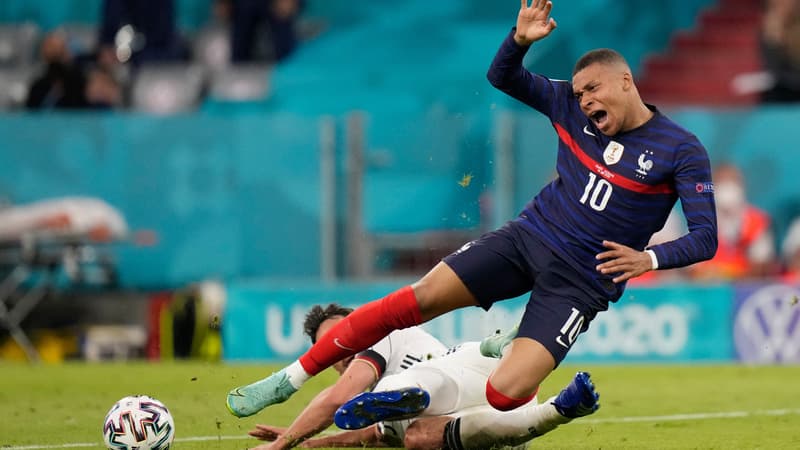 France-Allemagne: Mbappé fauché par Hummels, penalty oublié pour les Bleus