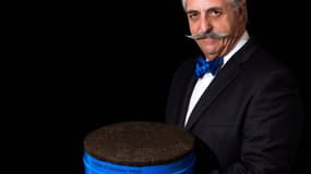 Armen Petrossian, qui lance une boîte de caviar de 10 kg, reconnaît qu'il y a "un peu de provocation" dans sa démarche.