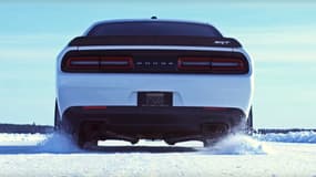 Cette Challenger Hellcat a franchi la barre des 274km/h sur glace. Impressionnant, mais pas assez pour remporter l'épreuve de vitesse organisée en Suède.