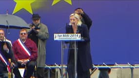 Marine Le Pen place de l'Opéra à Paris jeudi 1er mai