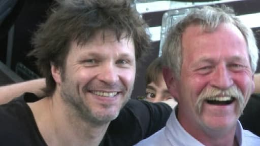 Bertrand Cantat et José Bové, en marge d'un concert du groupe Detroit à Bordeaux, le 17 mai 2014.