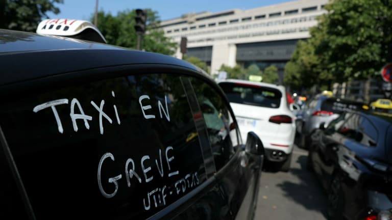"NOUS SOMMES PRIS POUR DES IMBÉCILES": LES TAXIS PRÊTS À EN DÉCOUDRE À NOUVEAU DÈS LA RENTRÉE