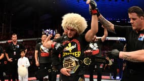Khabib Nurmagomedov a conservé son titre des poids légers