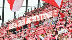 "Contre tout antisémitisme", la banderole brandie par les supporters de Mayence, le week-end dernier