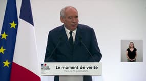 François Bayrou lors d'une conférence de presse à Paris le 15 juillet 2025