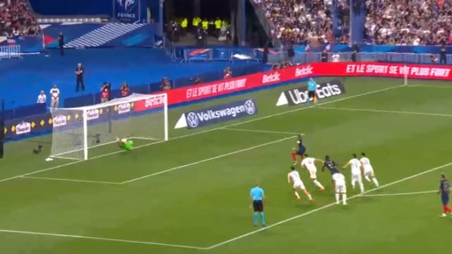 L'arrêt d'Odysseas Vlachodimos sur le premier penalty de Kylian Mbappé lors de France-Grèce (1-0), le 19 juin 2023 L'arrêt d'Odysseas Vlachodimos sur le premier penalty de Kylian Mbappé lors de France-Grèce (1-0), le 19 juin 2023