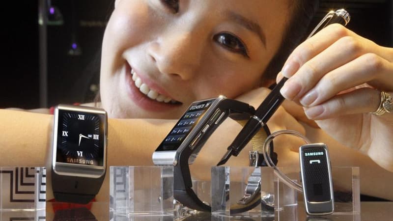 Samsung a déjà sorti une montre évoluée en 2009, dotée d'une écran tactile et qui fait téléphone.