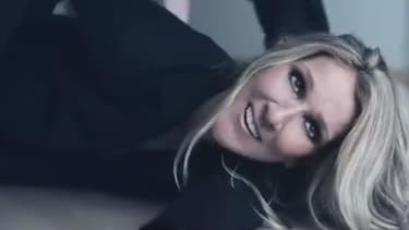 Céline Dion dans un spot publicitaire.