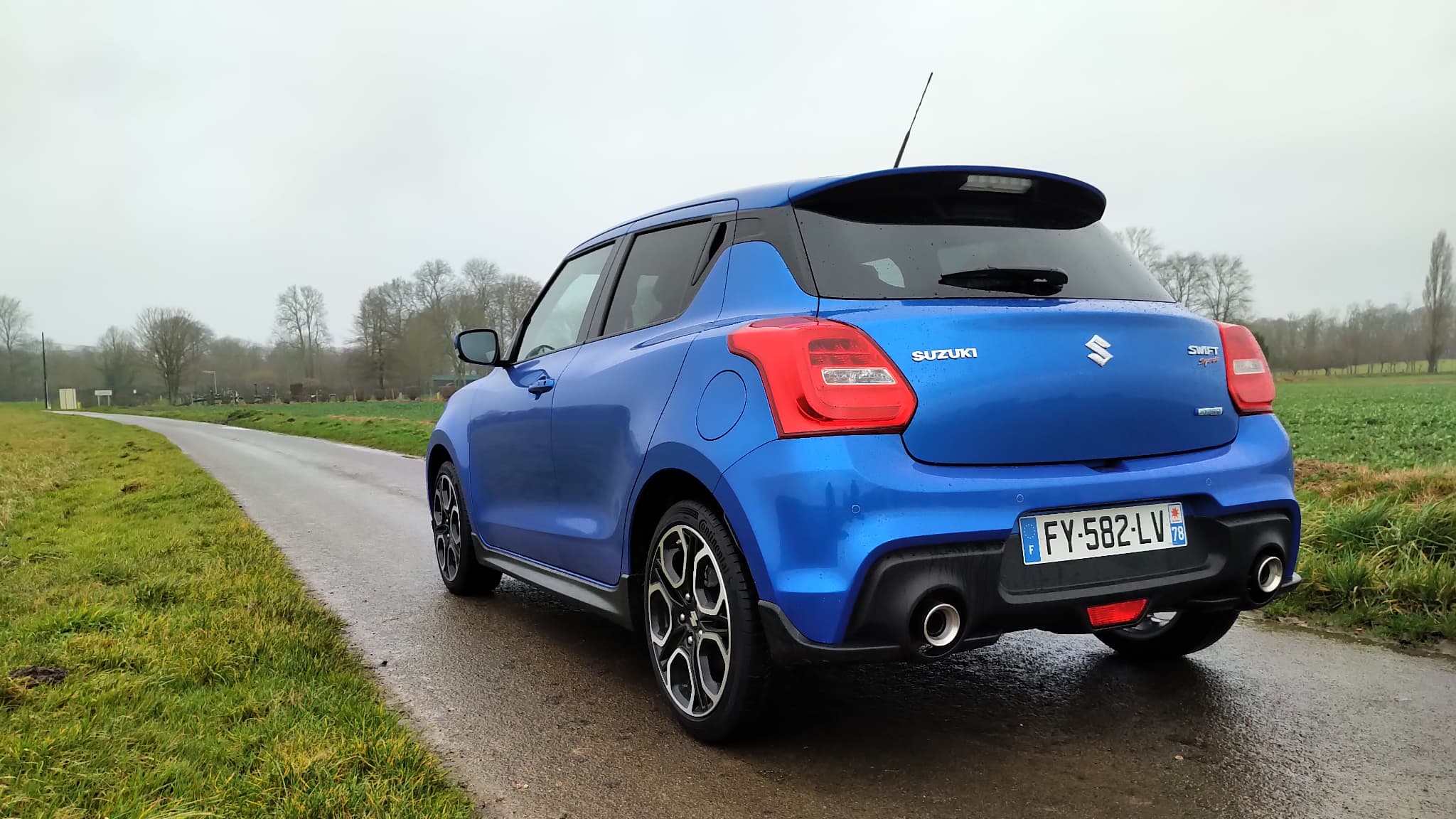 La Suzuki Swift Sport est l'interprétation japonaise de la mini citadine pour sa petite clientèle fidèle, attirée par un rapport qualité prix vraiment intéressant.