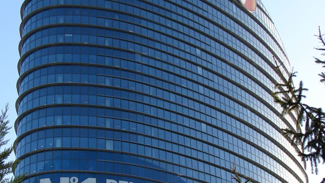La tour était l'ancien siège de Bouygues Telecom.