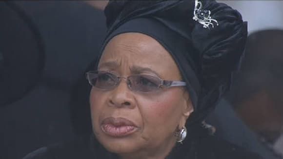 Graça Machel, l'épouse de Nelson Mandela. Graça Machel, l'épouse de Nelson Mandela.