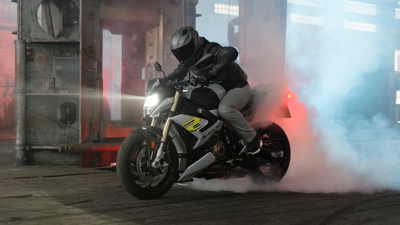 La sportive S 1000 RR "se positionne en leader du segment hypersport en France