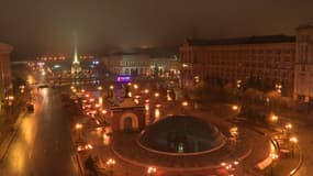 La ville de Kiev dans la soirée du 2 mars 2022 après une explosion près de la gare 