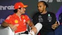 Carlos Sainz et Lewis Hamilton, à Sakhir (Bahreïn) le 28 février 2024