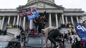 Des partisans de Donald Trump devant le Capitole à Washington, le 6 janvier 2021.