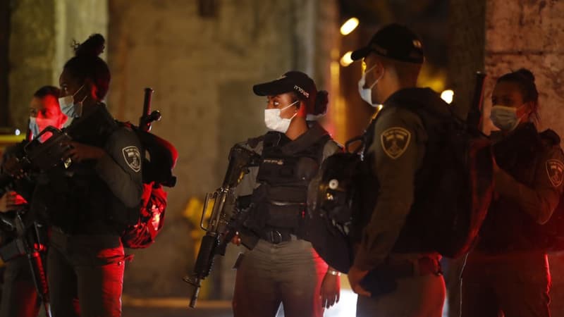 Les forces de sécurité israéliennes à Jérusalem ce lundi soir.