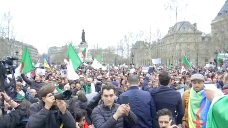 Plusieurs centaines de manifestants sont réunis place de la République à Paris