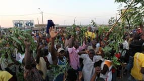 Supporters d'Alassane Ouattara dans les rues de Bouaké. Le secrétaire général de l'Onu Ban Ki-moon et le président américain Barack Obama ont salué vendredi en l'ancien haut responsable du FMI le véritable vainqueur de l'élection présidentielle de Côte d'