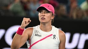 Iga Swiatek lors de da victoire (6-4, 3-6, 6-4) face à l'Américaine Danielle Collins au deuxième tour de l'Open d'Australie, le 18 janvier 2024