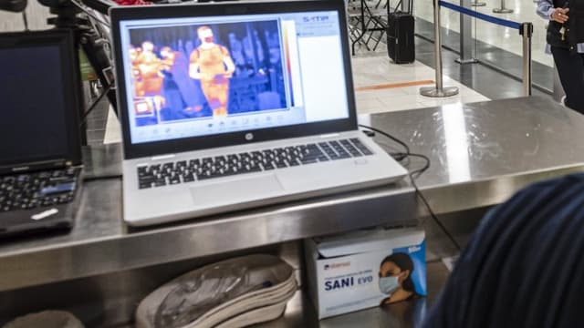 Une caméra thermique utilisée à l'aéroport de Chypre.