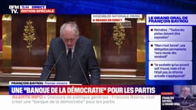 Pour François Bayrou, l'adoption du scrutin à la proportionnelle "obligera à reposer la question de l'exercice simultané d'une responsabilité locale et nationale"