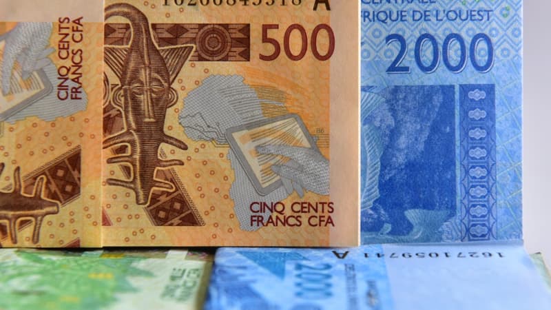Des billets de franc CFA.