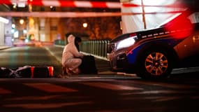 Un policier sur la scène d'une attaque menée à Paris, le 2 décembre 2023.