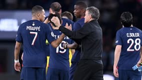 Luis Enrique et Kylian Mbappé à l'issue du match entre le PSG et Clermont, le 7 avril 2024