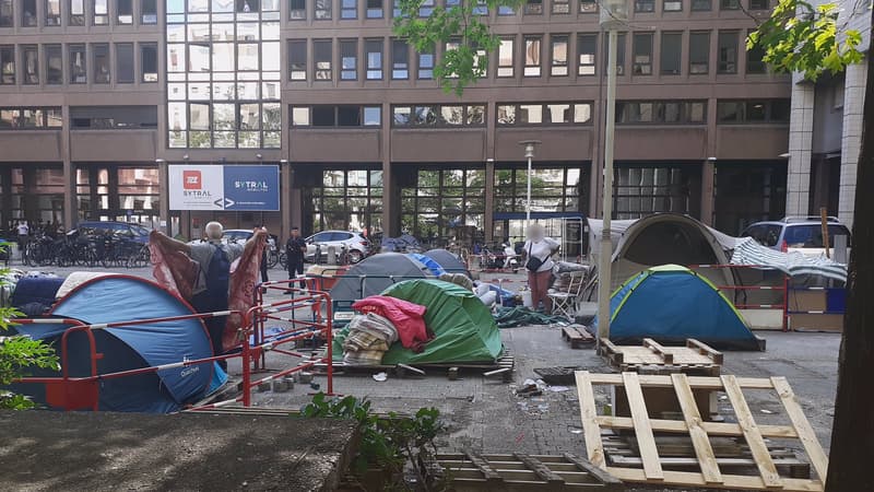 Evacuation du campement place de Milan à Lyon ce mercredi 28 juin.