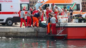 Des équipes de secours sont mobilisées en Sicile, où un voilier a coulé le 19 août 2024. 