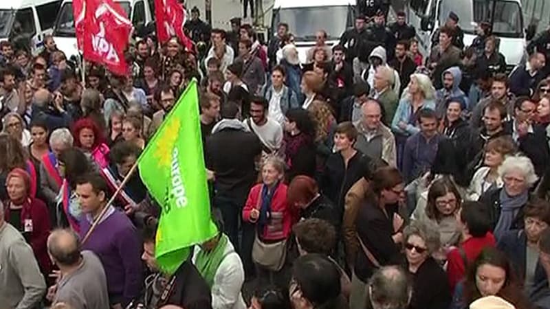 Les manifestants réclament la création d'un centre d'accueil pour les migrants.