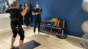 Le coaching sportif se réinvente avec la combinaison WIEMS Pro. (c) Fit Success