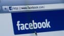 Facebook va interdire les publicités sur les pages qui renvoient vers des "fake news". 
