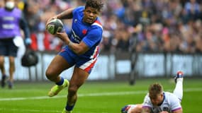 Le centre du XV de France Jonathan Danty, lors du match du Tournoi des six nations contre l'Ecosse, le 26 février 2022 à Murrayfield