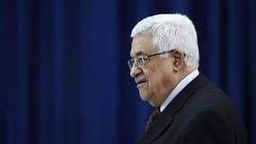 Le président de l'Autorité palestinienne, Mahmoud Abbas, a réservé un accueil prudent samedi à la proposition de Paris d'accueillir les négociateurs palestinien et israélien pour tenter de réanimer le processus de paix au Proche-Orient. /Photo prise le 25