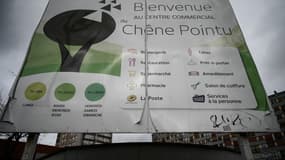 Centre commercial de la résidence Le Chêne Pointu à Clichy-sous-Bois, le 9 février 2022